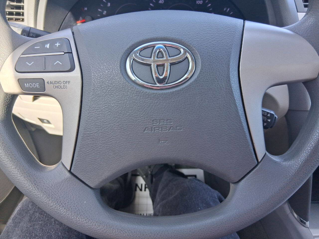 Used 2011 Toyota Camry LE FWD image 23