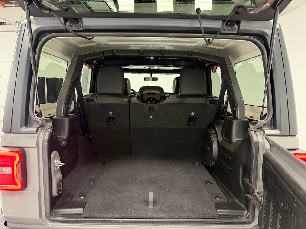 Used 2021 Jeep Wrangler Unlimited Sahara w/ Dual Top Group image 26