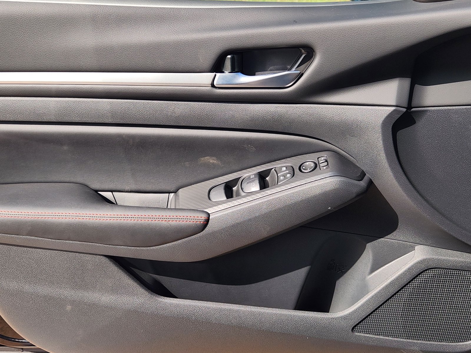 New 2026 Nissan Altima 2.5 SR FWD image 21