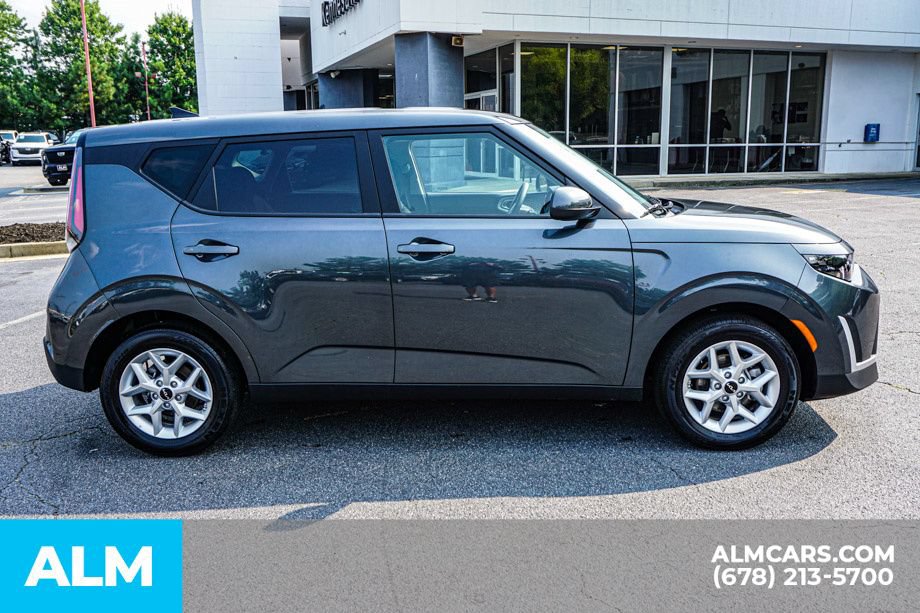 Used 2025 Kia Soul LX w/ LX Technology Package FWD image 8