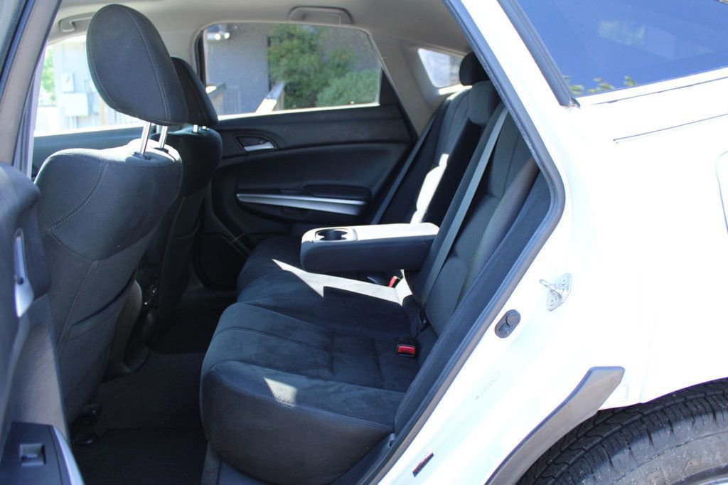 Used 2015 Honda Crosstour EX image 28