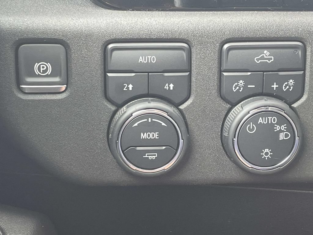Used 2024 Chevrolet Silverado 1500 LT AWD/4WD image 28