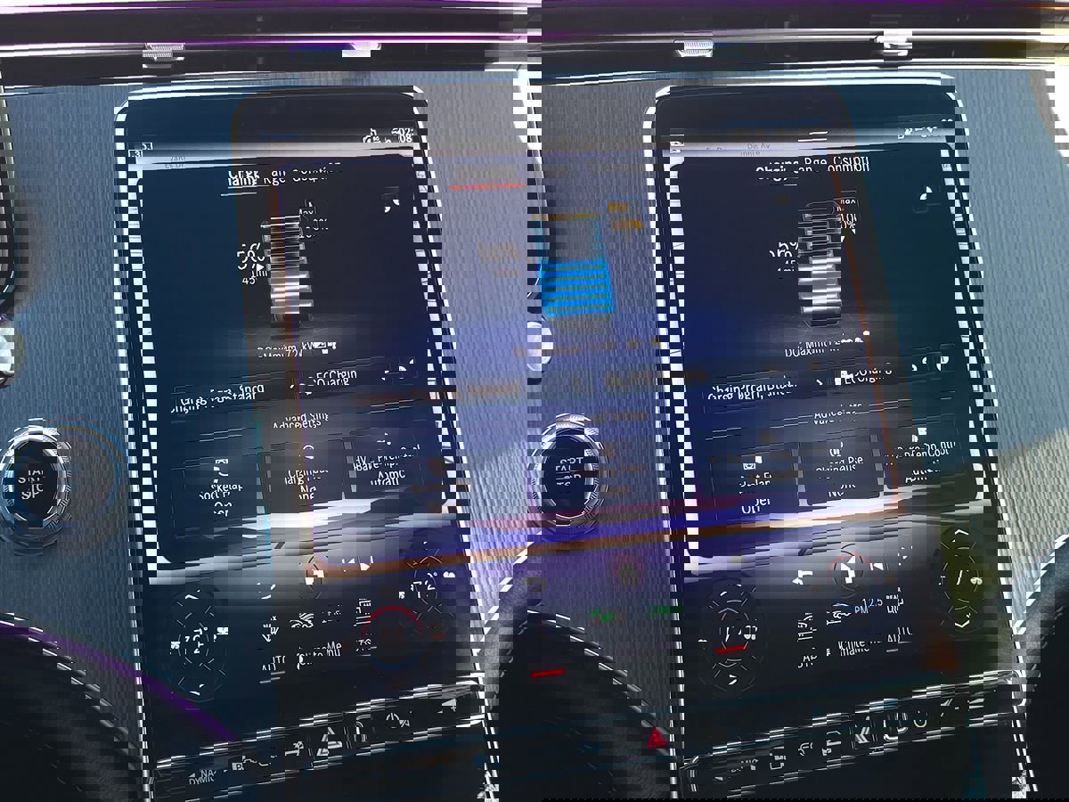 Used 2023 Mercedes-Benz EQE 500 4MATIC SUV image 43