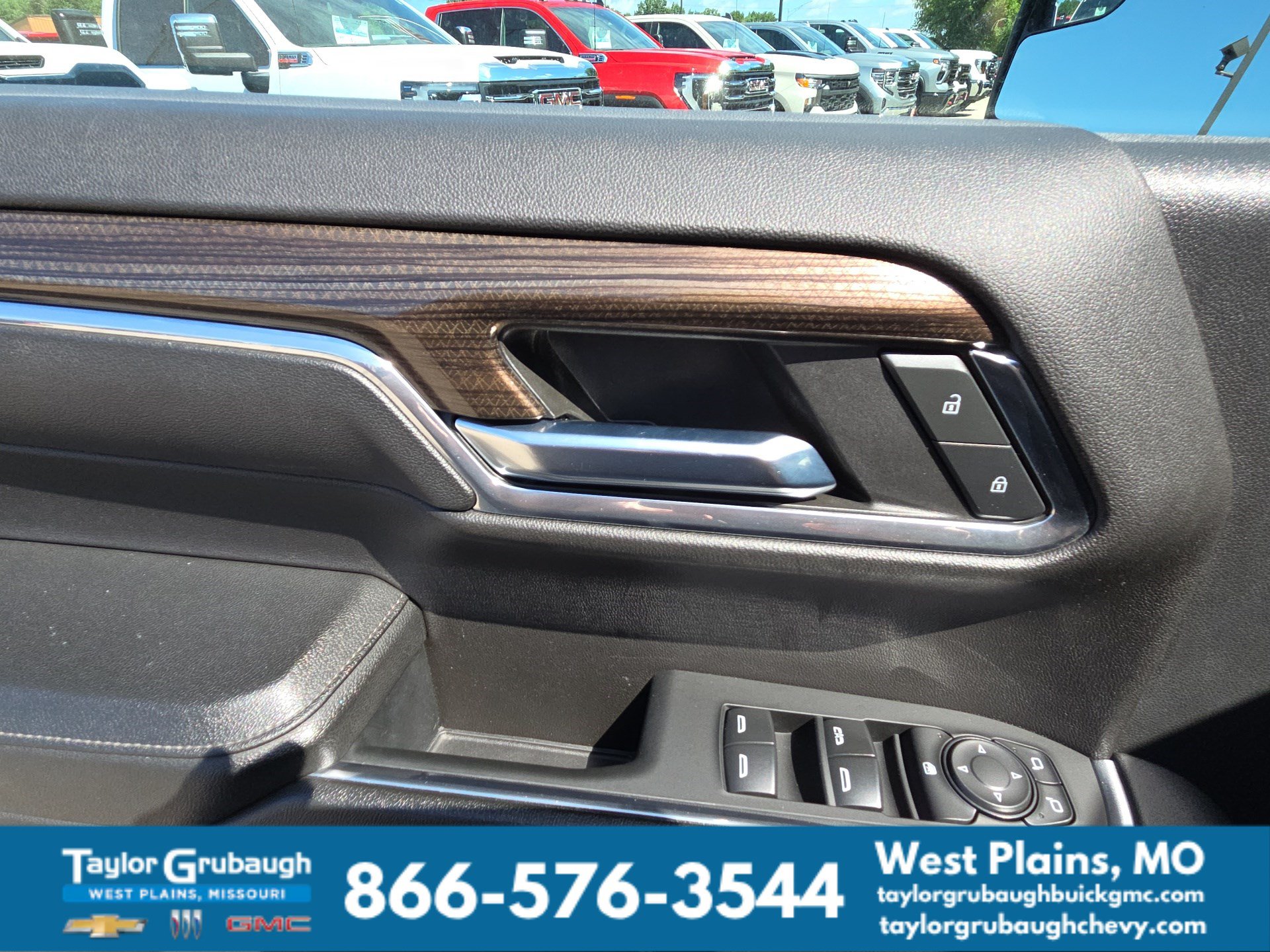 Used 2023 Chevrolet Silverado 1500 LT w/ Protection Package AWD/4WD image 14