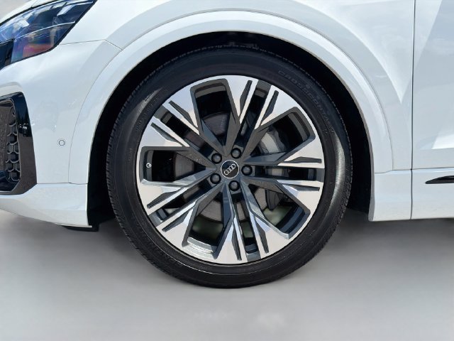 Used 2026 Audi Q8 Premium Plus AWD/4WD image 42
