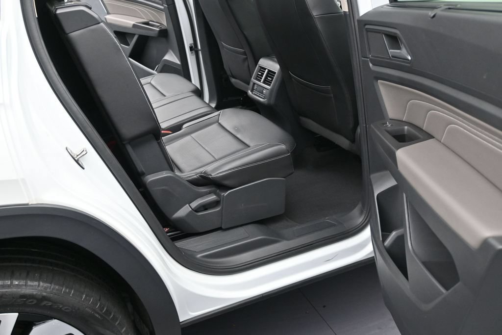 Used 2023 Volkswagen Atlas SEL AWD/4WD image 15
