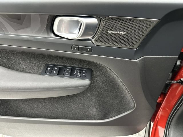 Certified 2023 Volvo C40 P8 Recharge Ultimate w/ Protection Package Premier AWD/4WD image 13