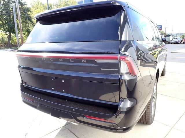 New 2025 Lincoln Navigator L Reserve image 13