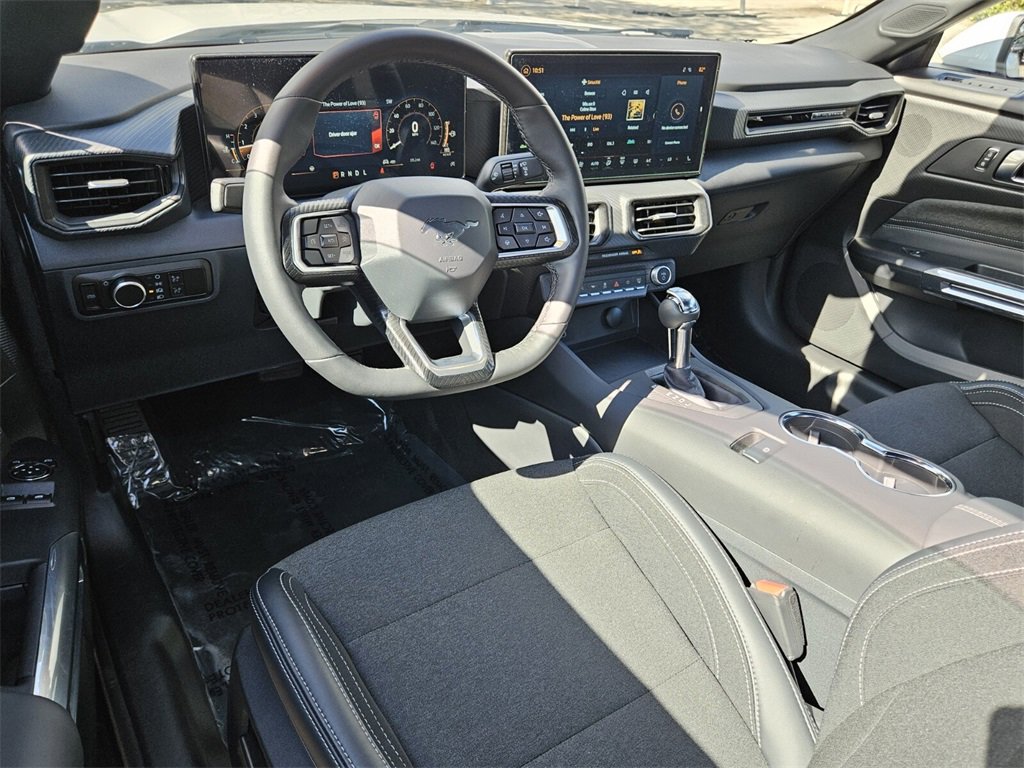 Used 2025 Ford Mustang Coupe image 5