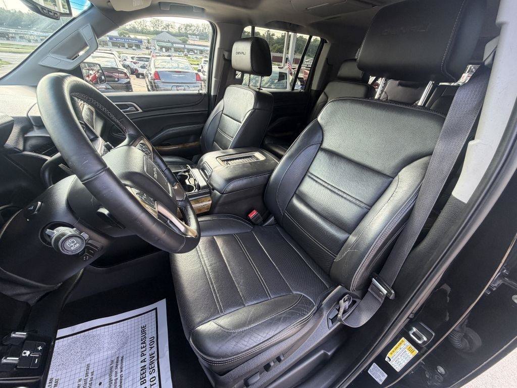 Used 2017 GMC Yukon XL Denali w/ Open Road Package AWD/4WD image 10