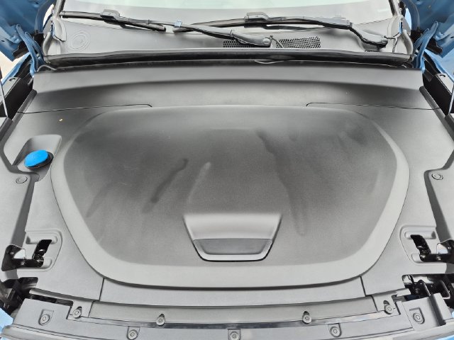 Certified 2024 Volvo XC40 Recharge Ultimate w/ Protection Package Premier RWD image 11