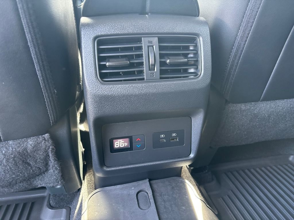 Used 2023 Nissan Rogue SL w/ SL Premium Package image 35