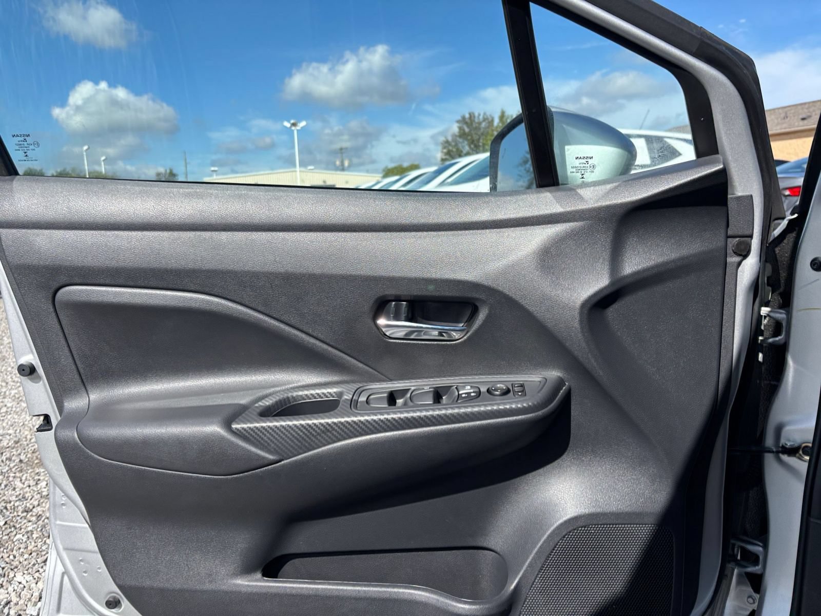 Used 2025 Nissan Versa SV FWD image 18