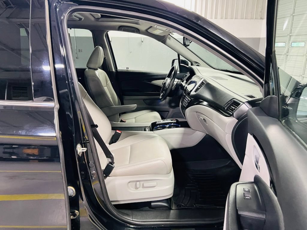 Used 2017 Honda Pilot Touring image 37