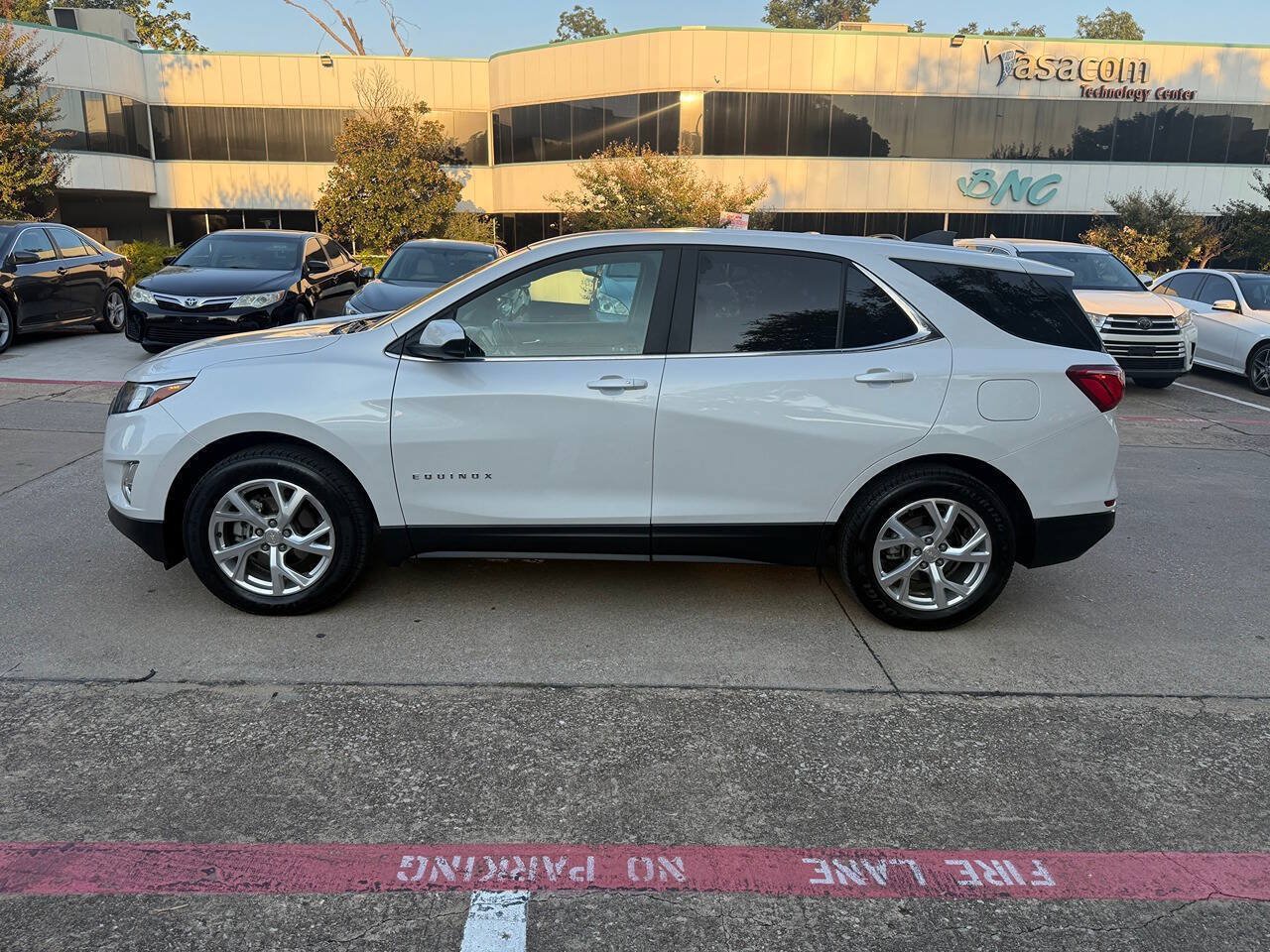 Used 2021 Chevrolet Equinox LT FWD image 3