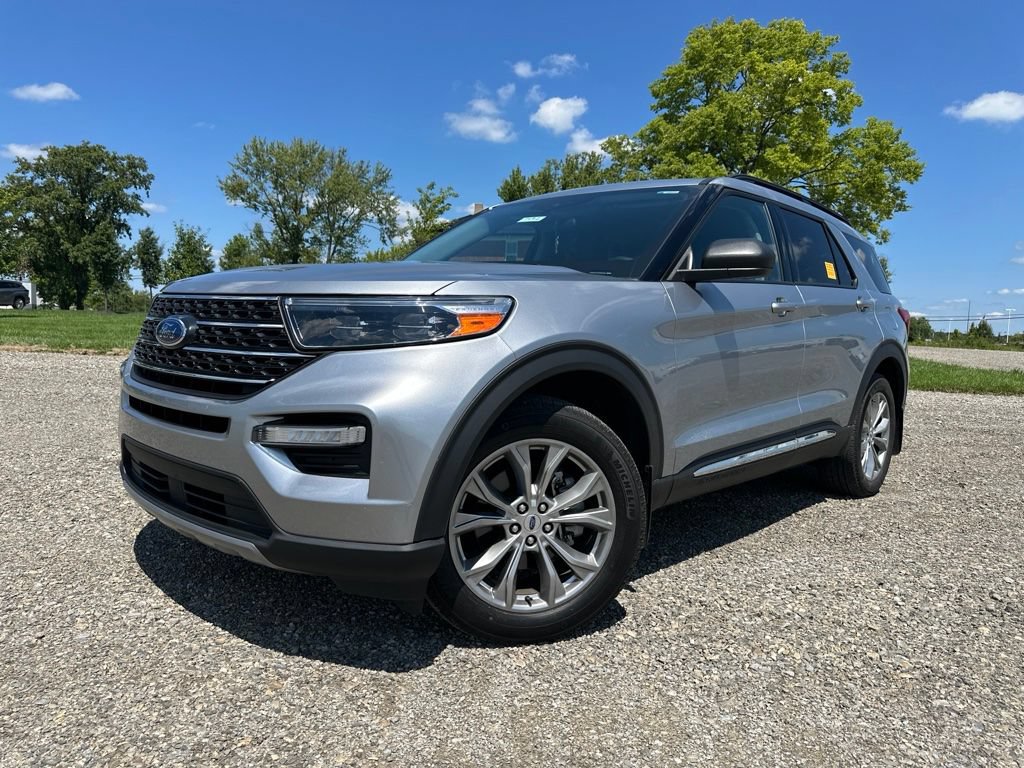 Used 2023 Ford Explorer XLT w/ Equipment Group 202A AWD/4WD video 1