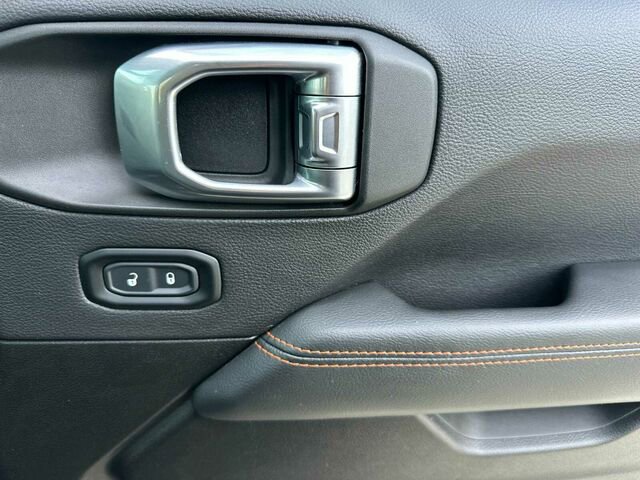 Used 2023 Jeep Gladiator Mojave w/ Cold Weather Group image 20