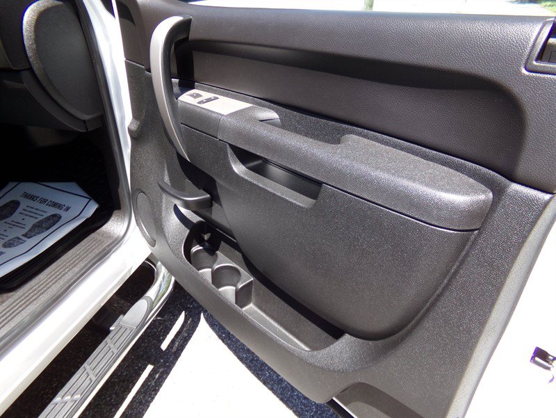Used 2011 Chevrolet Silverado 1500 LT AWD/4WD image 38