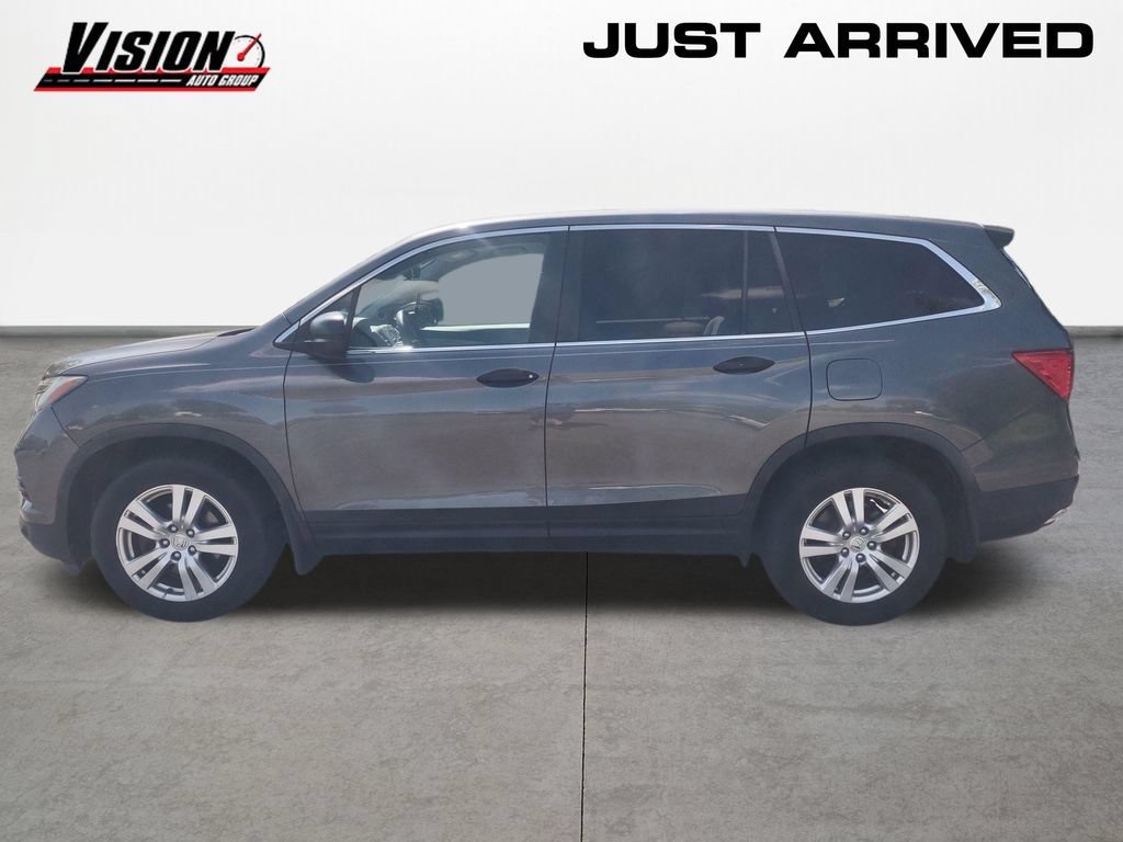 Used 2016 Honda Pilot LX image 2