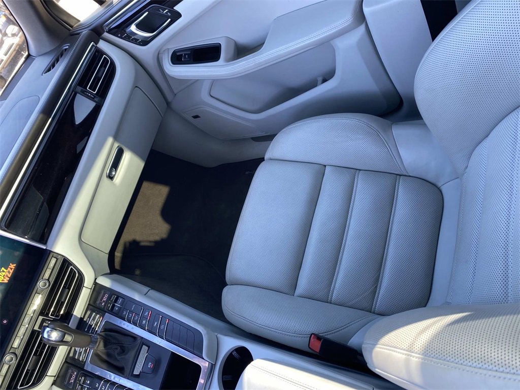 Used 2020 Porsche Macan S image 30