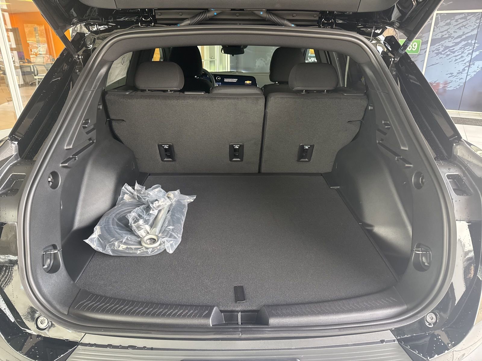 New 2026 Chevrolet Equinox EV LT image 11