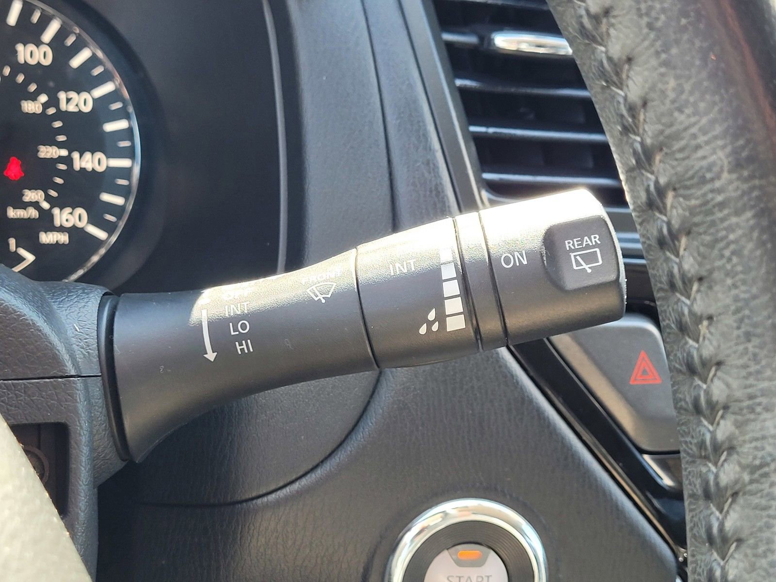 Used 2018 Nissan Pathfinder SV w/ SV Tech Package image 21