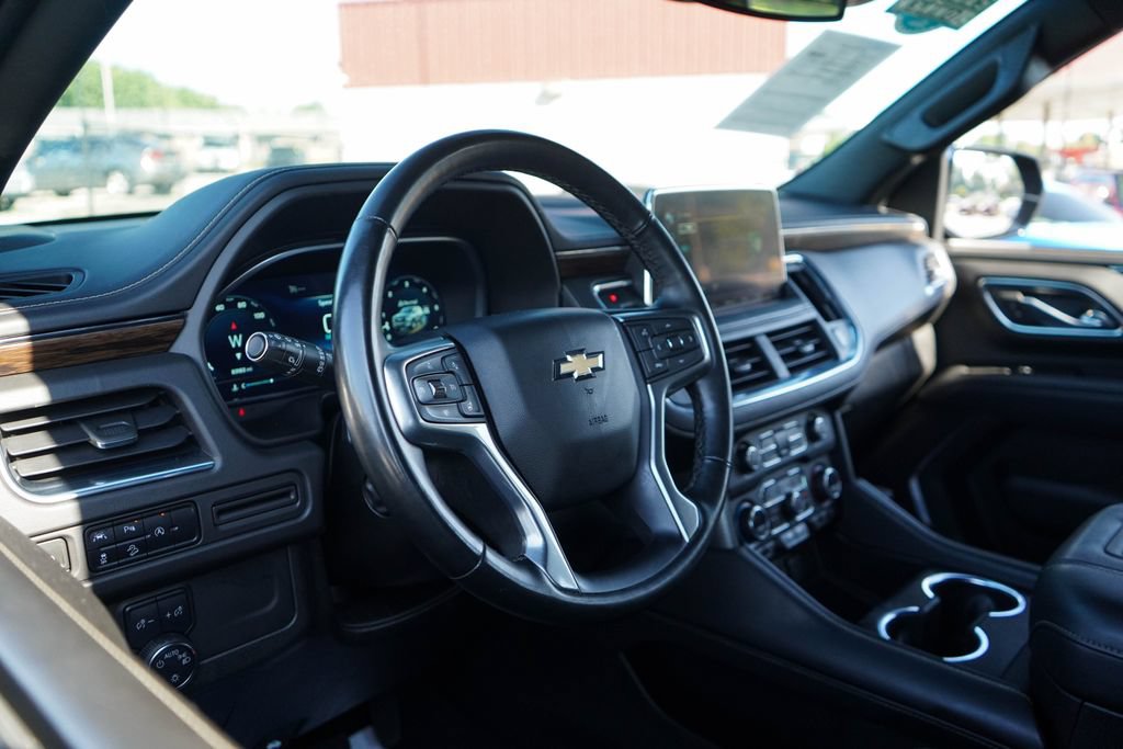 Used 2023 Chevrolet Suburban Premier AWD/4WD image 5