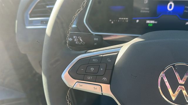 Used 2022 Volkswagen Tiguan SE image 14