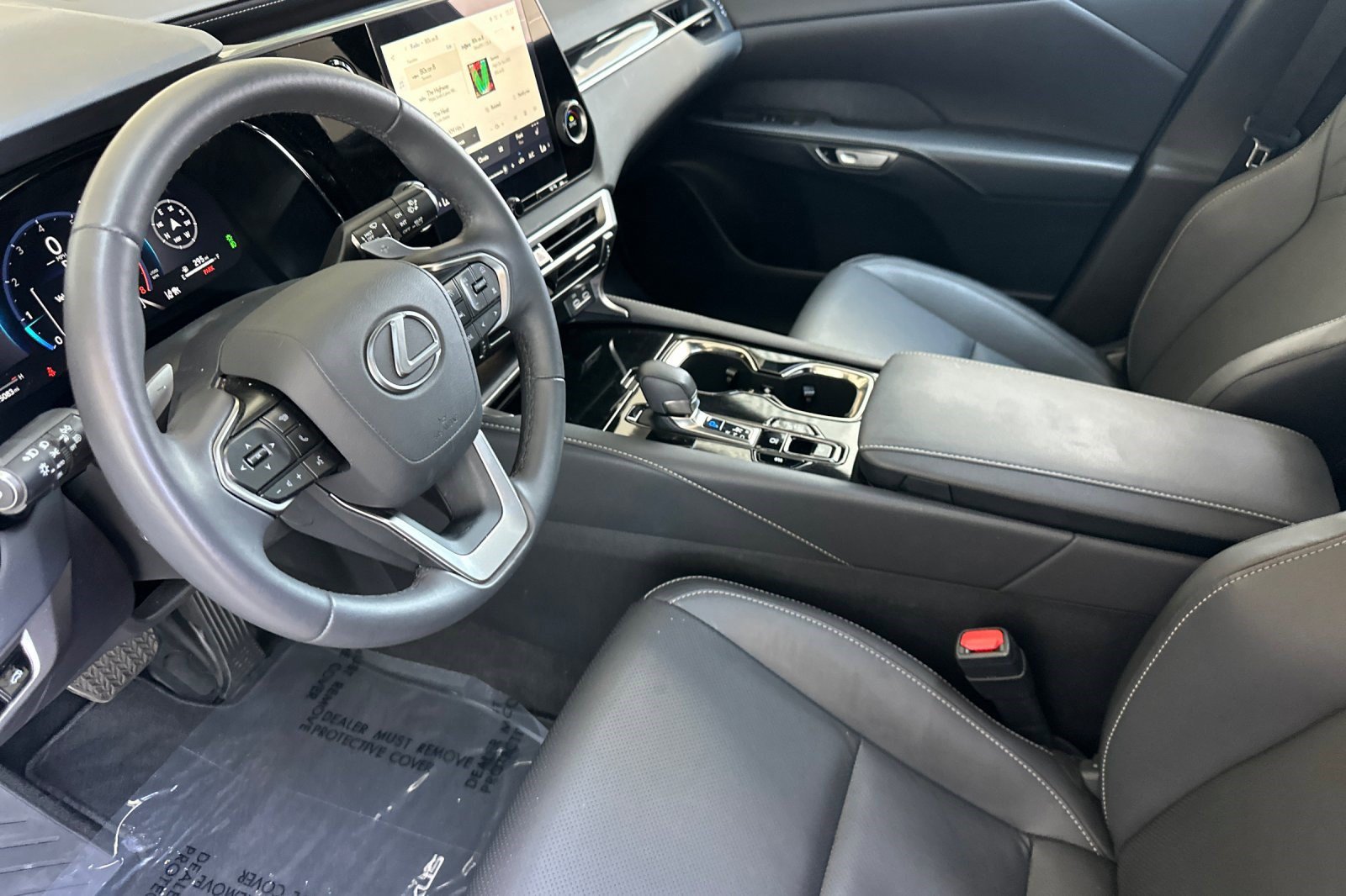 Certified 2025 Lexus RX 350 FWD w/ Accessory Package image 4