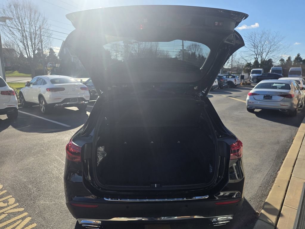 Certified 2025 Mercedes-Benz GLA 250 4MATIC image 37