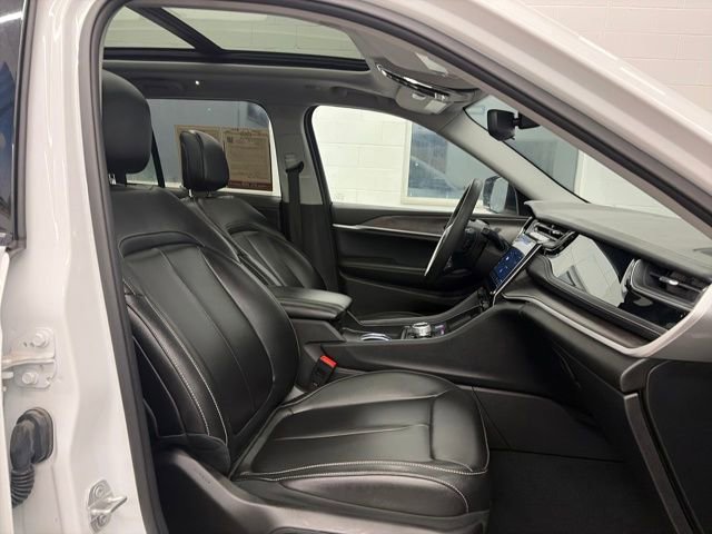 Used 2024 Jeep Grand Cherokee Limited 4xe image 30