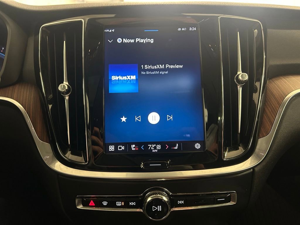 Used 2023 Volvo V60 B5 Cross Country Plus w/ Climate Package image 11