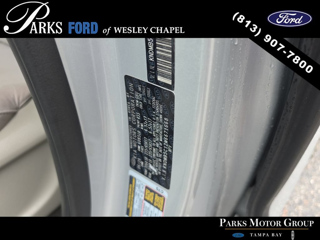 Used 2021 Kia Sedona LX FWD image 31