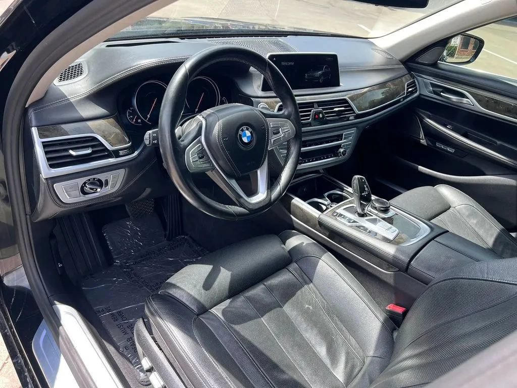 Used 2018 BMW 740i RWD image 17