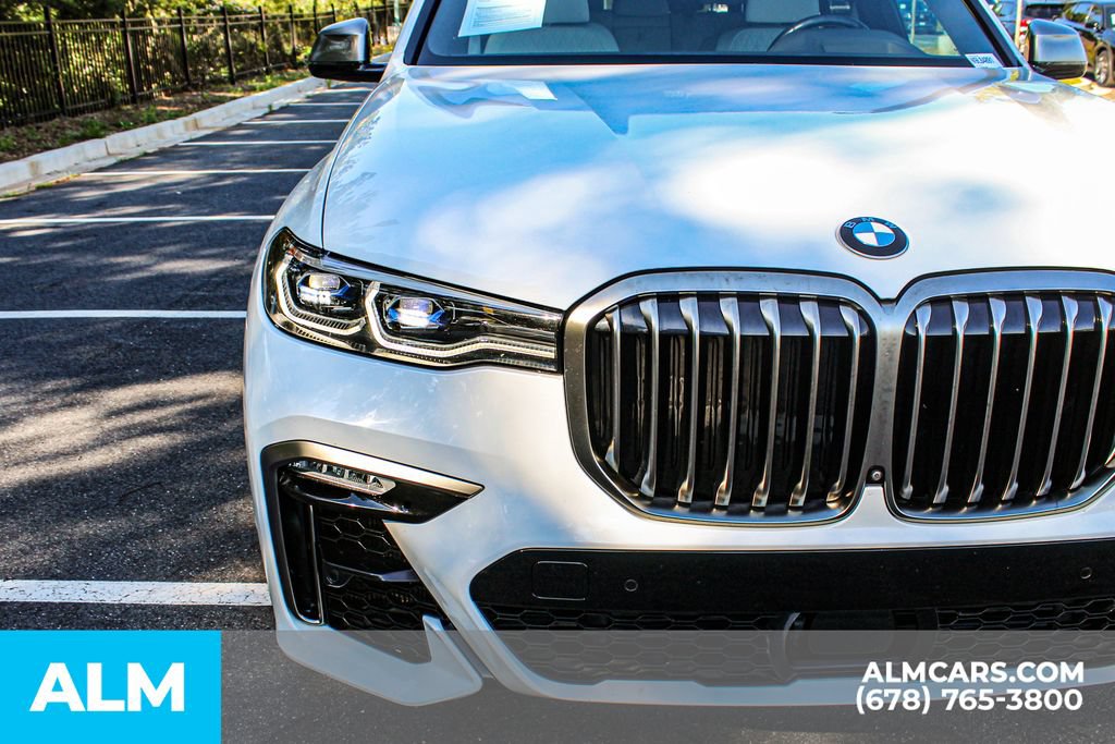 Used 2022 BMW X7 M50i w/ Dynamic Handling Package AWD/4WD image 12