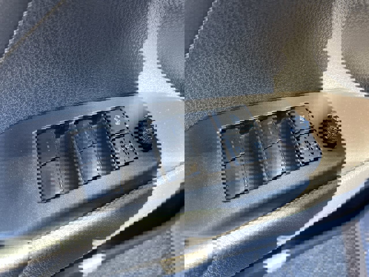 Used 2022 Toyota Camry LE image 15