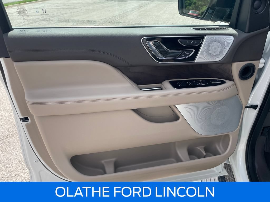 Certified 2024 Lincoln Navigator L Reserve AWD/4WD image 20