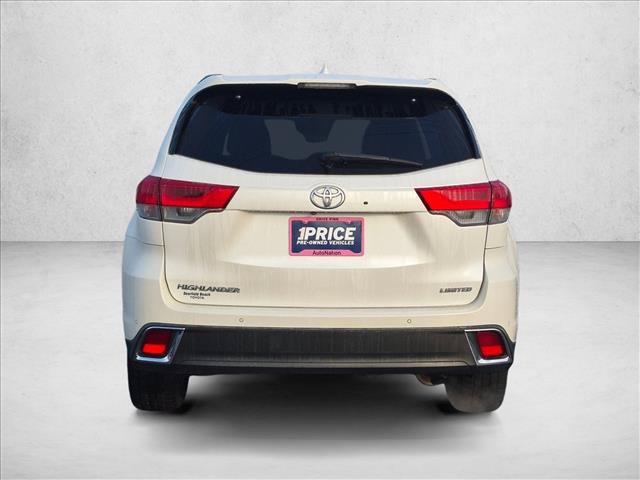 Used 2017 Toyota Highlander Limited Platinum FWD image 6