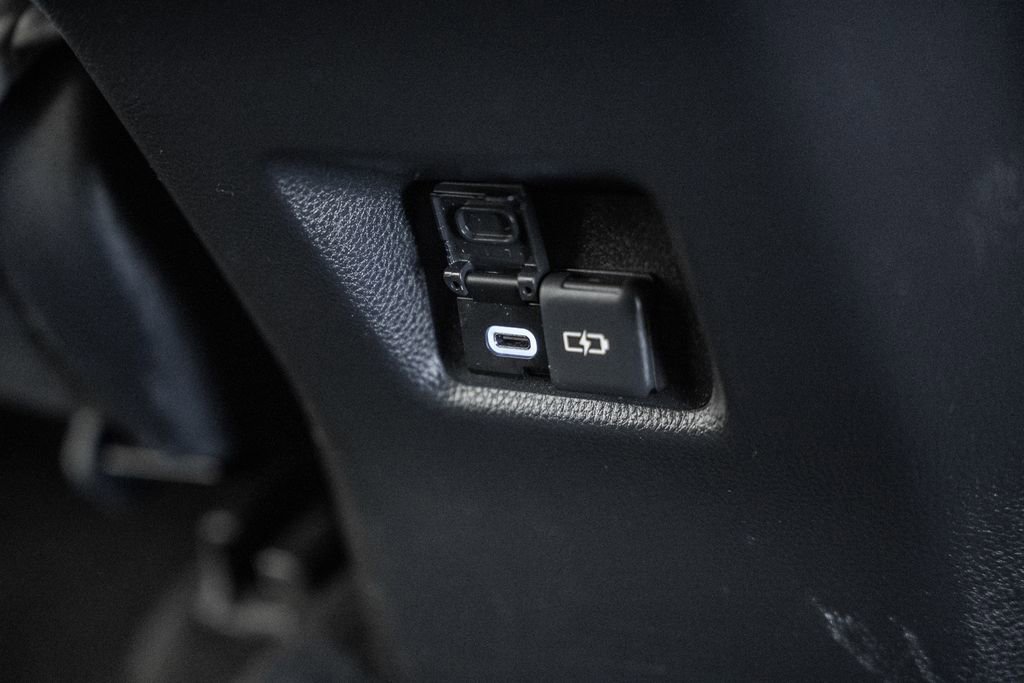 Used 2022 Toyota RAV4 XLE image 25