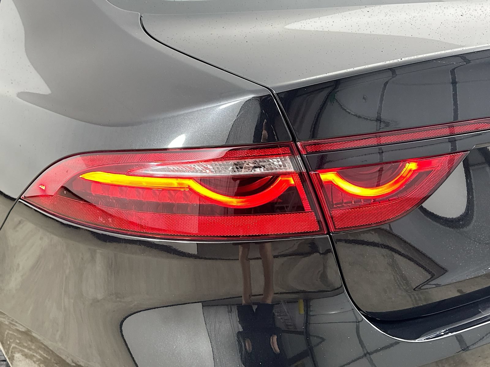 Used 2024 Jaguar XF R-Dynamic SE AWD/4WD image 12