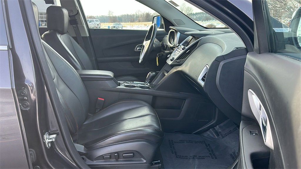 Used 2016 Chevrolet Equinox LTZ w/ Enhanced Convenience Package image 30