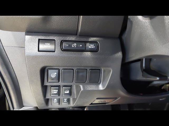 Used 2025 Nissan Frontier PRO-4X AWD/4WD image 22