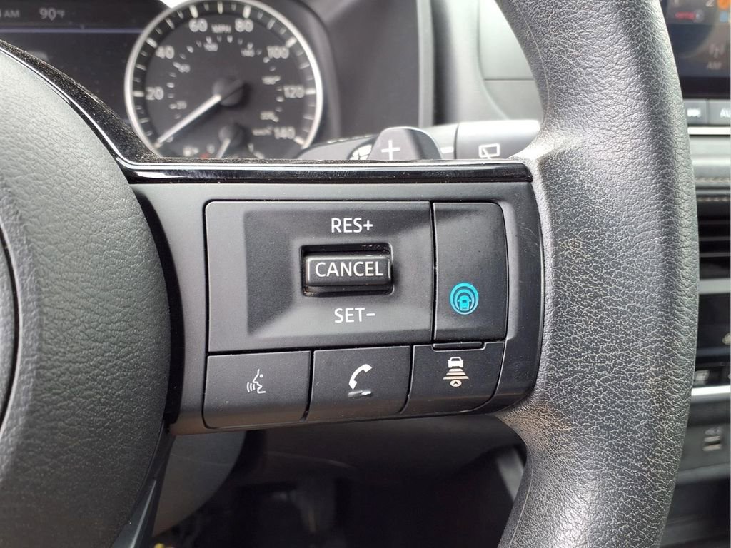 Used 2023 Nissan Rogue SV FWD image 17