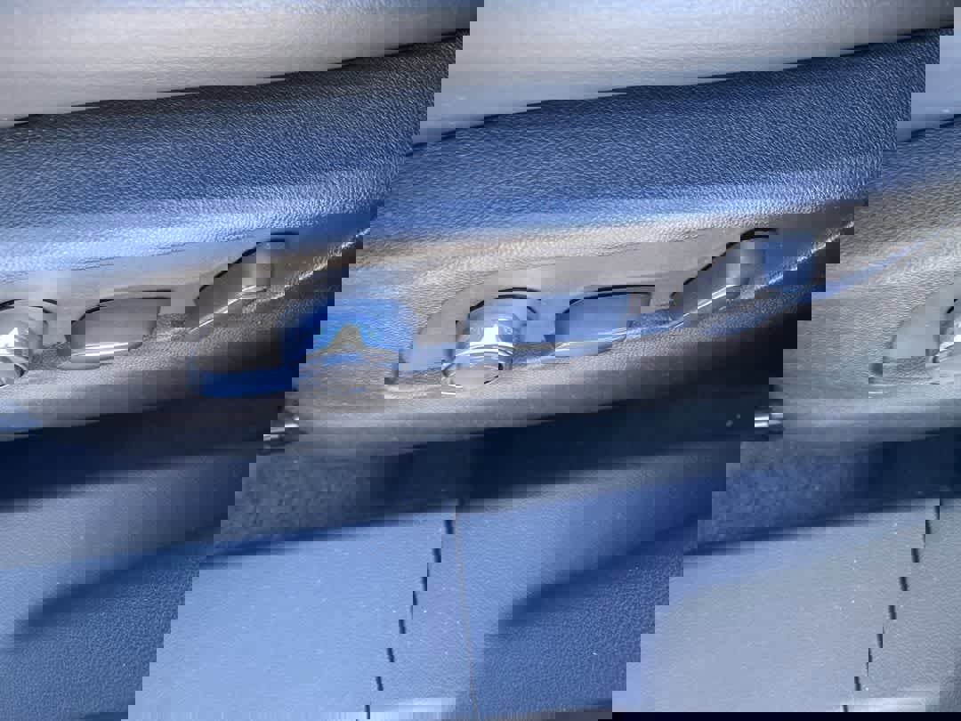 Used 2024 Cadillac XT4 Premium Luxury image 11