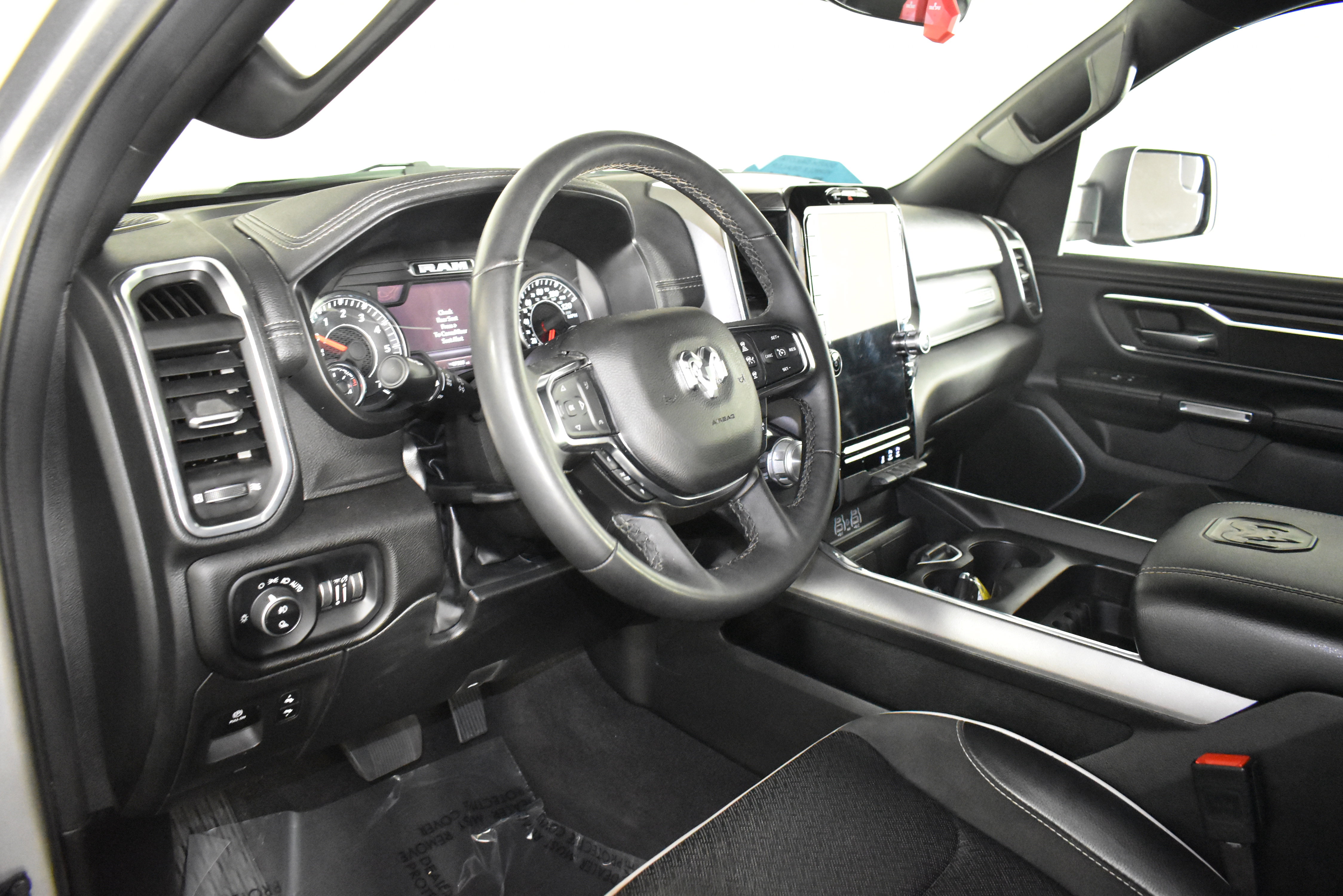 Used 2025 RAM 1500 Laramie image 43