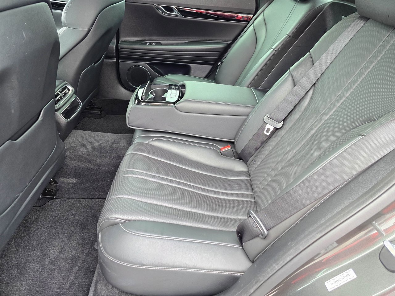 Used 2023 Genesis G80 2.5T image 33