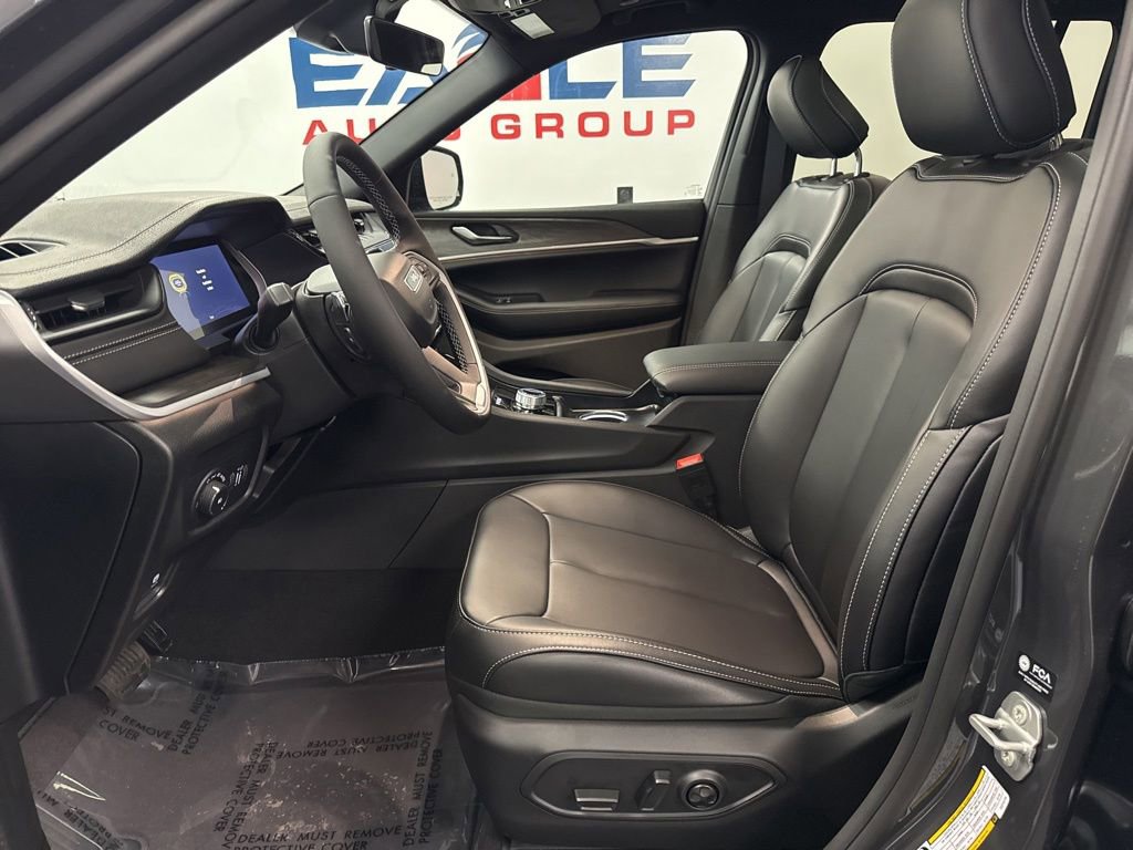 New 2026 Jeep Grand Cherokee Limited AWD/4WD image 11