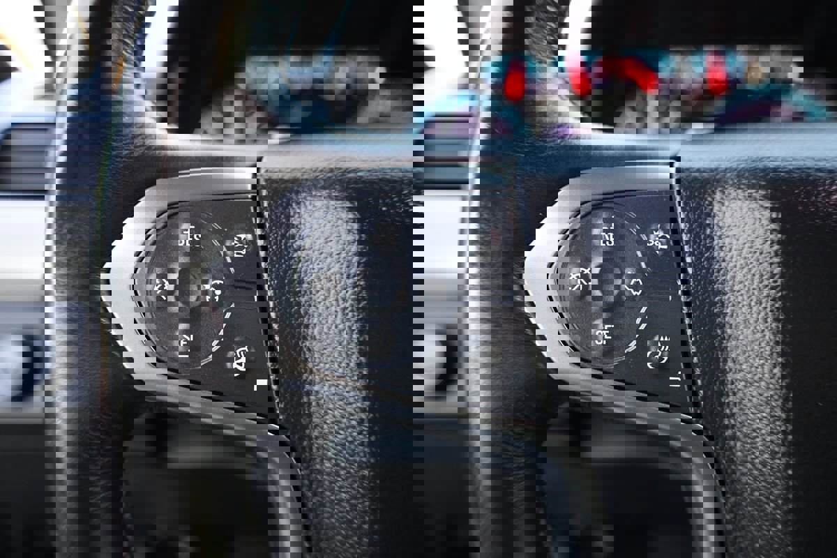 Used 2018 Chevrolet Suburban Premier image 30