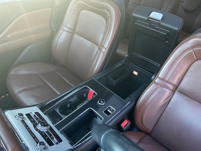 Used 2021 Lincoln Aviator Reserve w/ Class IV Trailer Tow Package image 25