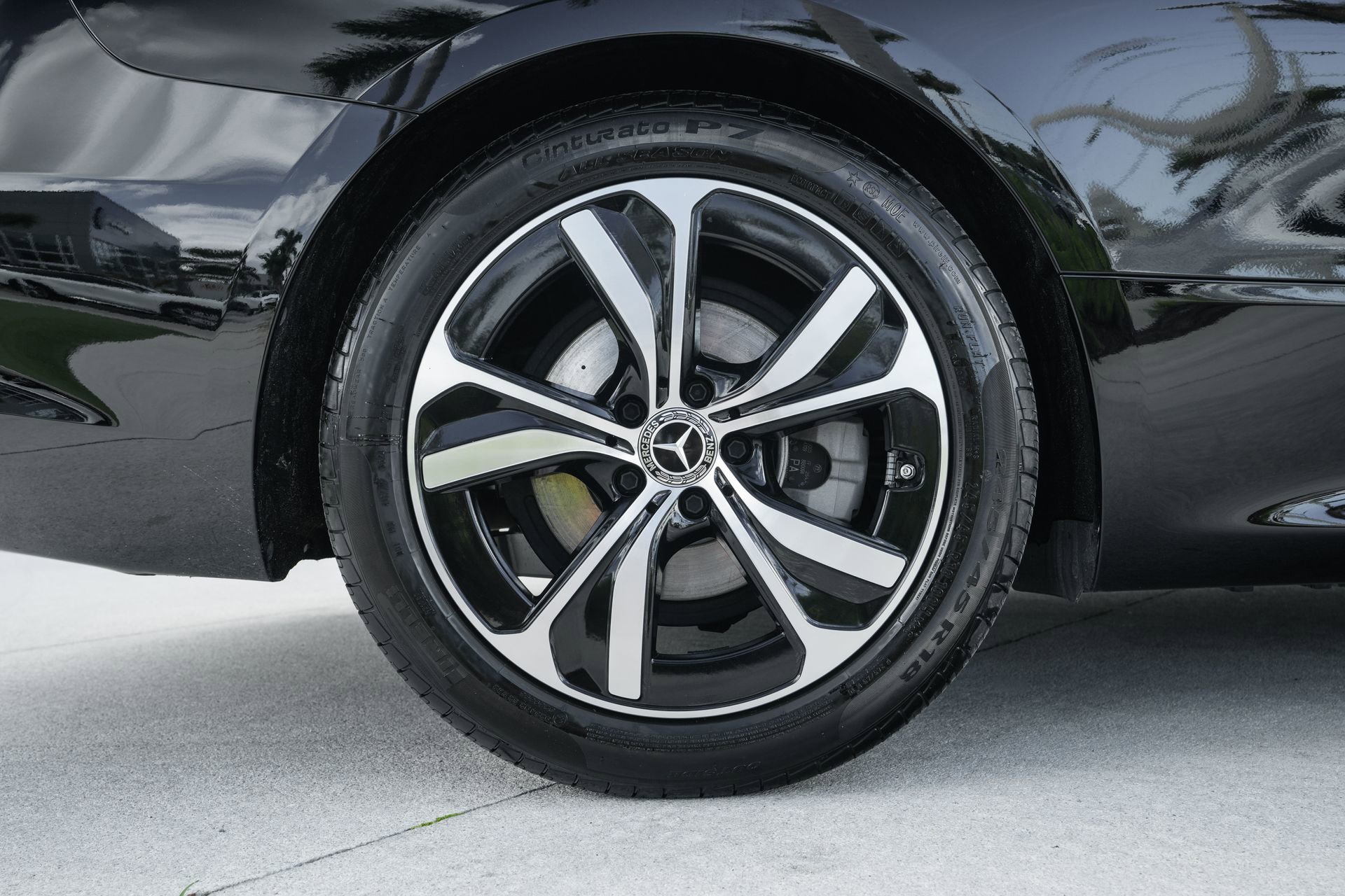 Used 2025 Mercedes-Benz CLE 300 4MATIC Cabriolet image 33